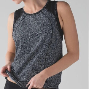 . Lululemon Sculpt Tank in Freckled Flower Size 4